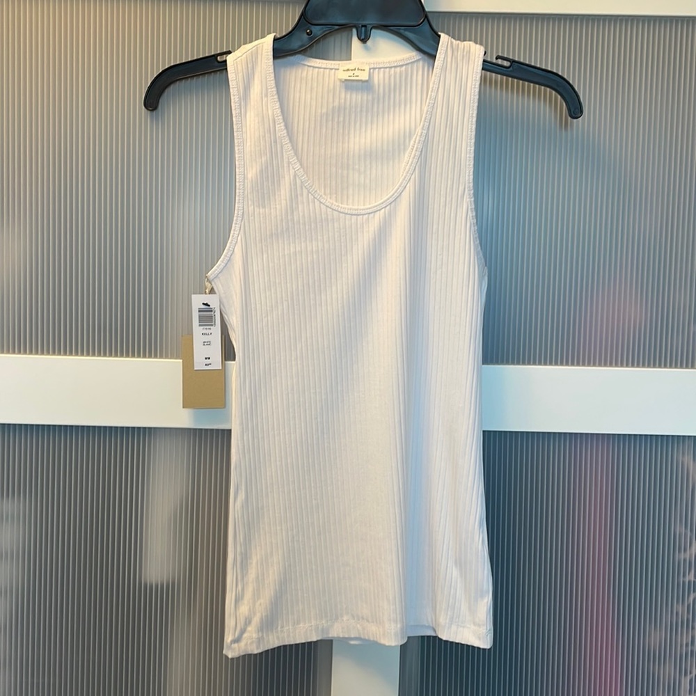 Set of three Wilfred Free Kelly Racerback Tanks